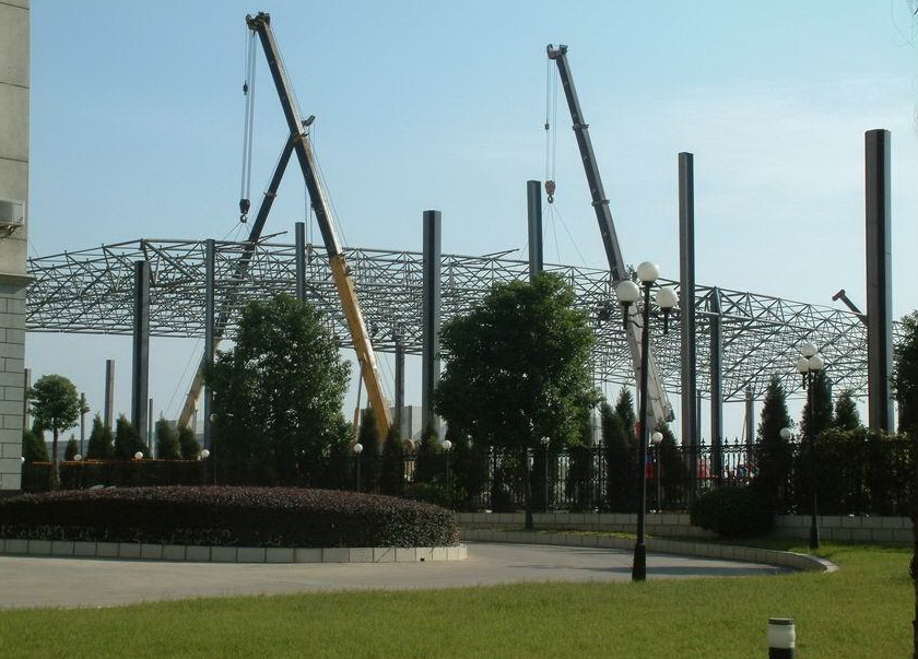 镇江加油站罩棚网架